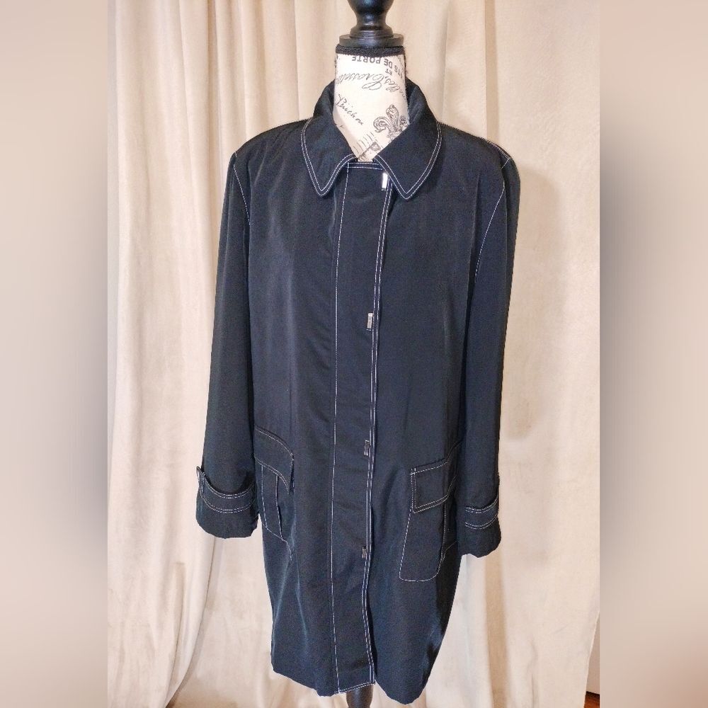 EUC! Women's Black Fully Lined Trench Coat by CANVAS. Size XL
